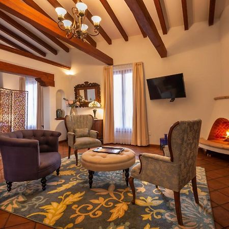 Hotel Boutique Casa Colorada パツクアロ エクステリア 写真